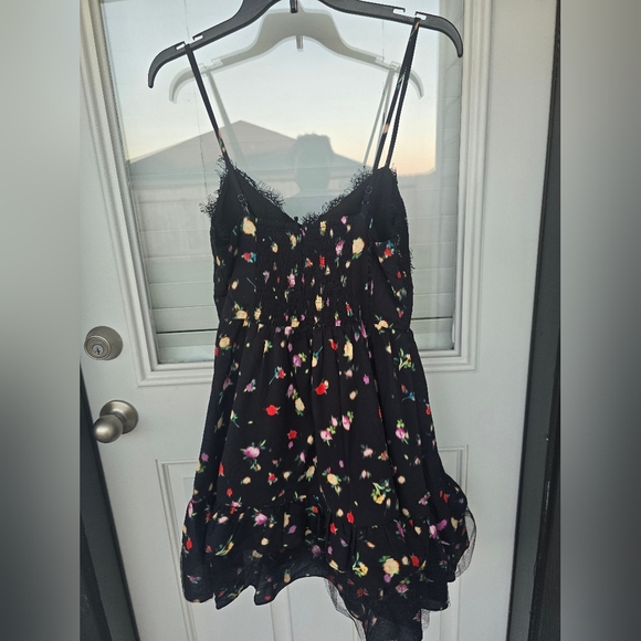 Steve Madden Yasmina V-Neck Lace-Trim Dress Sz Small Ruffle Hem New - Picture 16 of 16